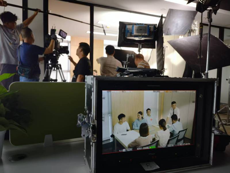 周村区TVC拍摄公司：科技产品视觉化大师，诠释未来感与功能美学