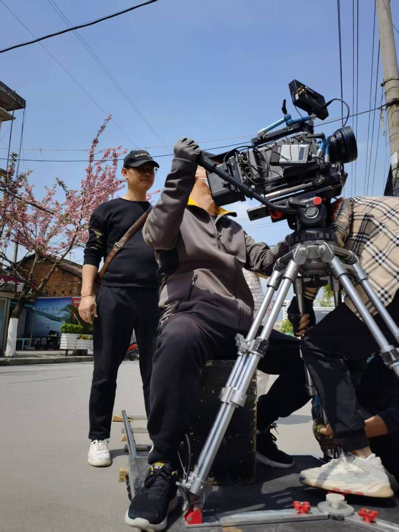 周村区广告片拍摄：快消品牌爆款之选，网感内容适配社媒传播！